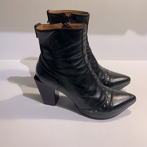 Espace above ankle boots